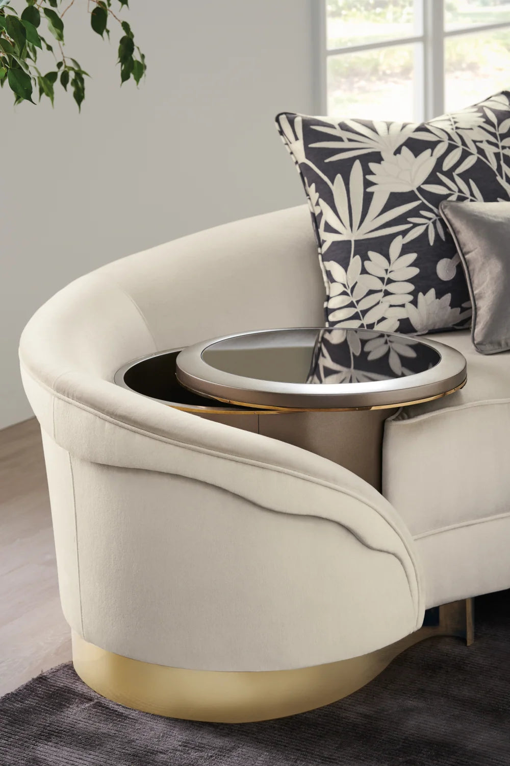 Luxury Curved Cream Velvet Sectional Sofa Modern Italian Style for Villa