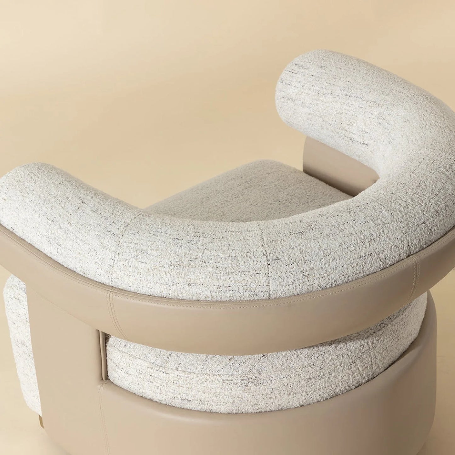 Luxury Curved Fabric Swivel Lounge Chair Modern Italian Style for Villa