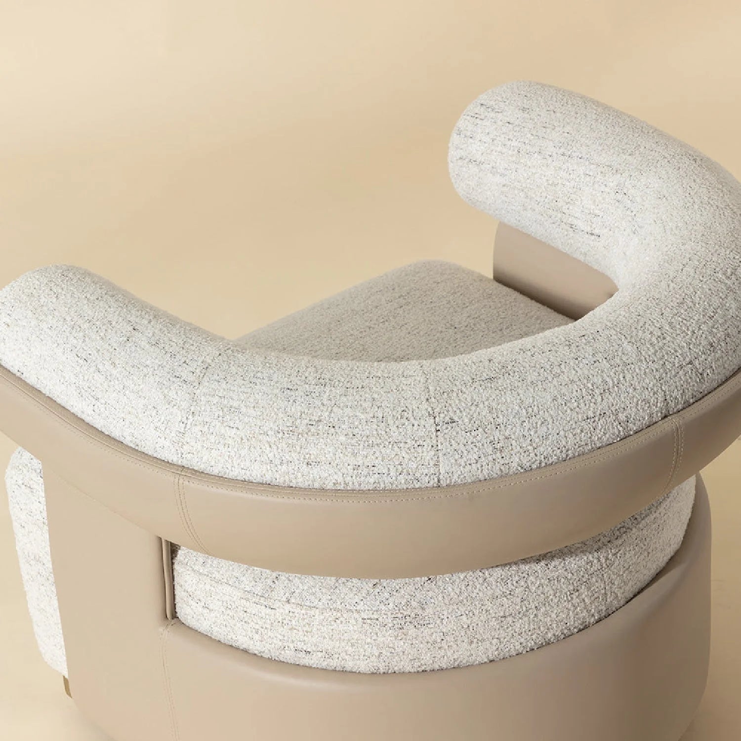 Luxury Curved Fabric Swivel Lounge Chair Modern Italian Style for Villa