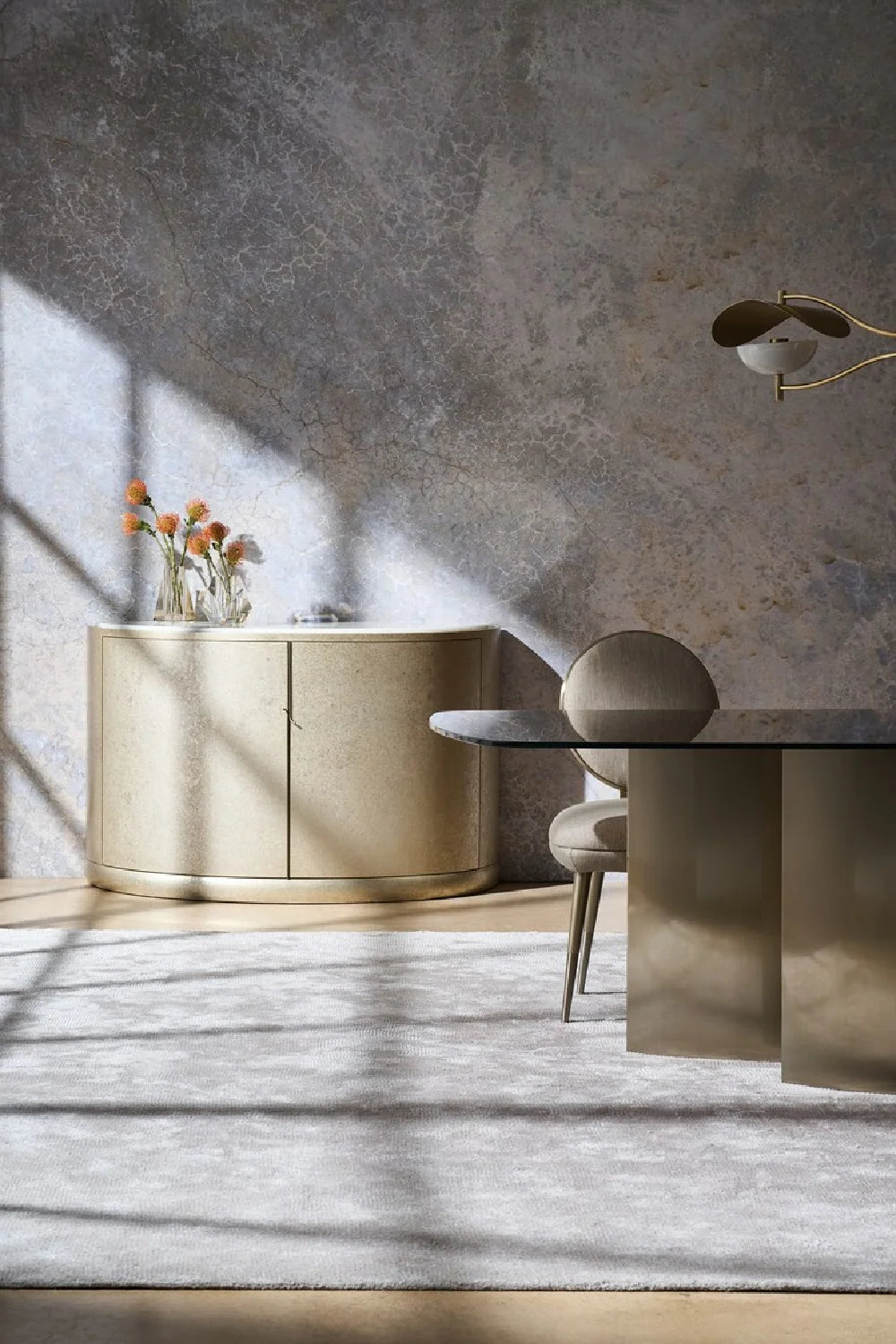 Luxury Curved Gold 2-Door Sideboard European Style for Villa