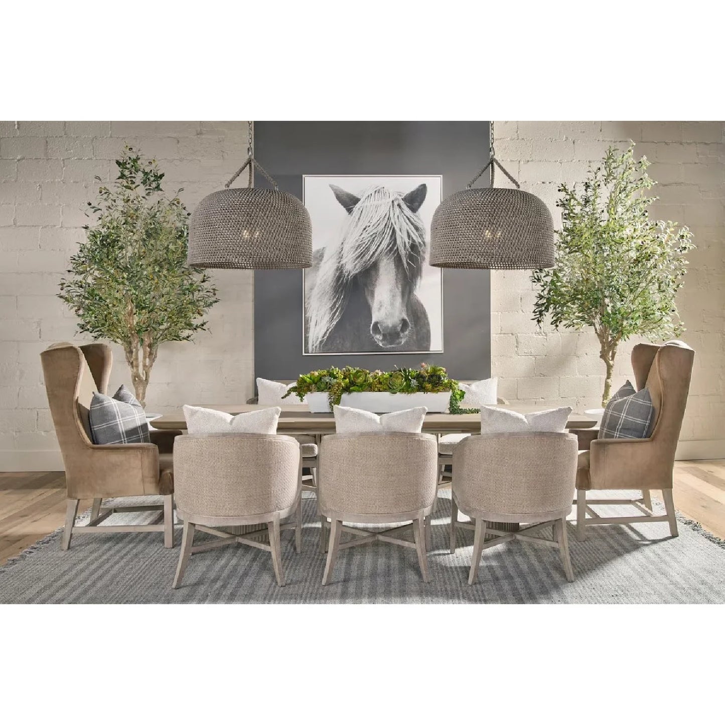 Luxury Curved Oak Linen Lounge Chair Modern Italian Style for Villa