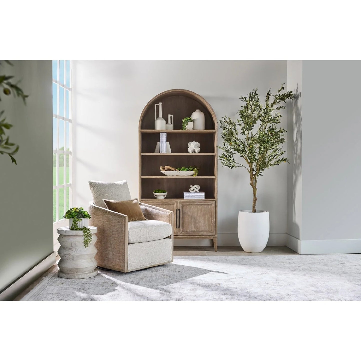 Luxury Curved Oak Swivel Lounge Chair European Style for Villa