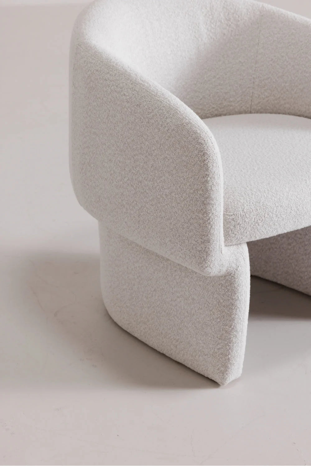 Luxury Curved Occasional Chair Modern Italian Style for Villa