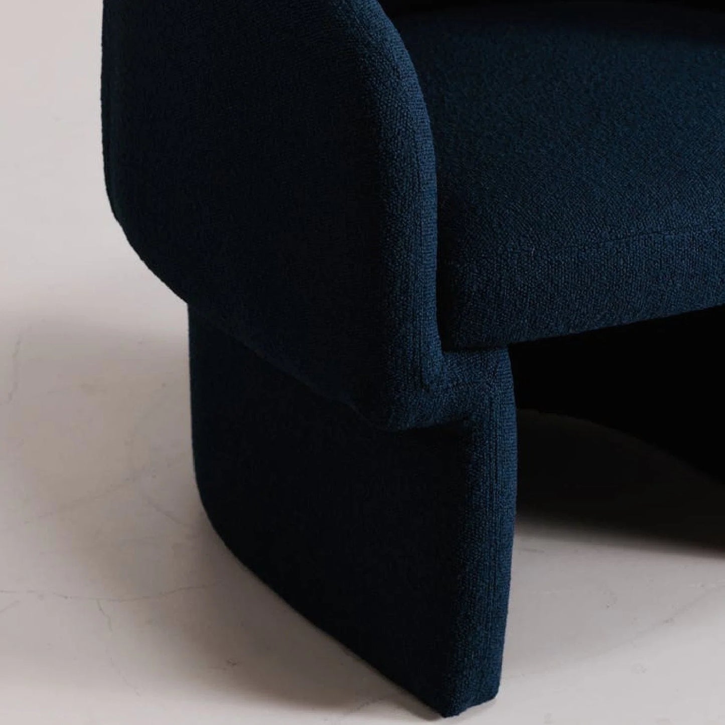 Luxury Curved Occasional Chair Modern Italian Style for Villa
