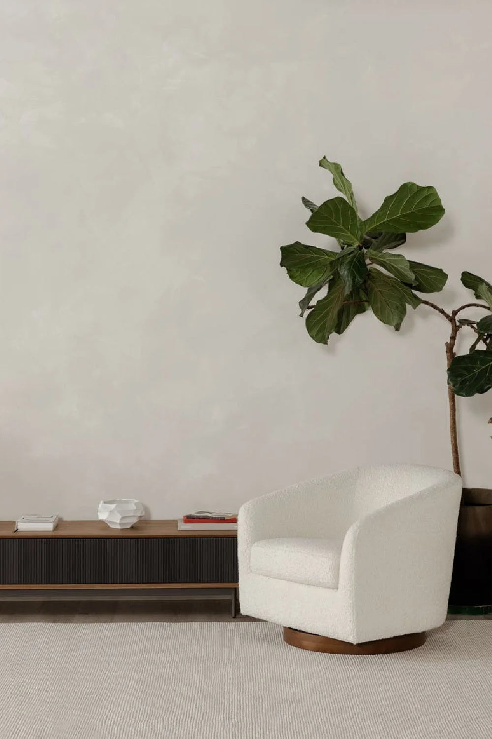 Luxury Curved Swivel Accent Chair Modern Italian Style for Villa