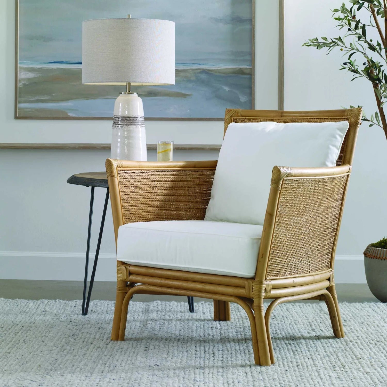 Luxury Cushioned Rattan Accent Chair Modern Italian Style for Villa