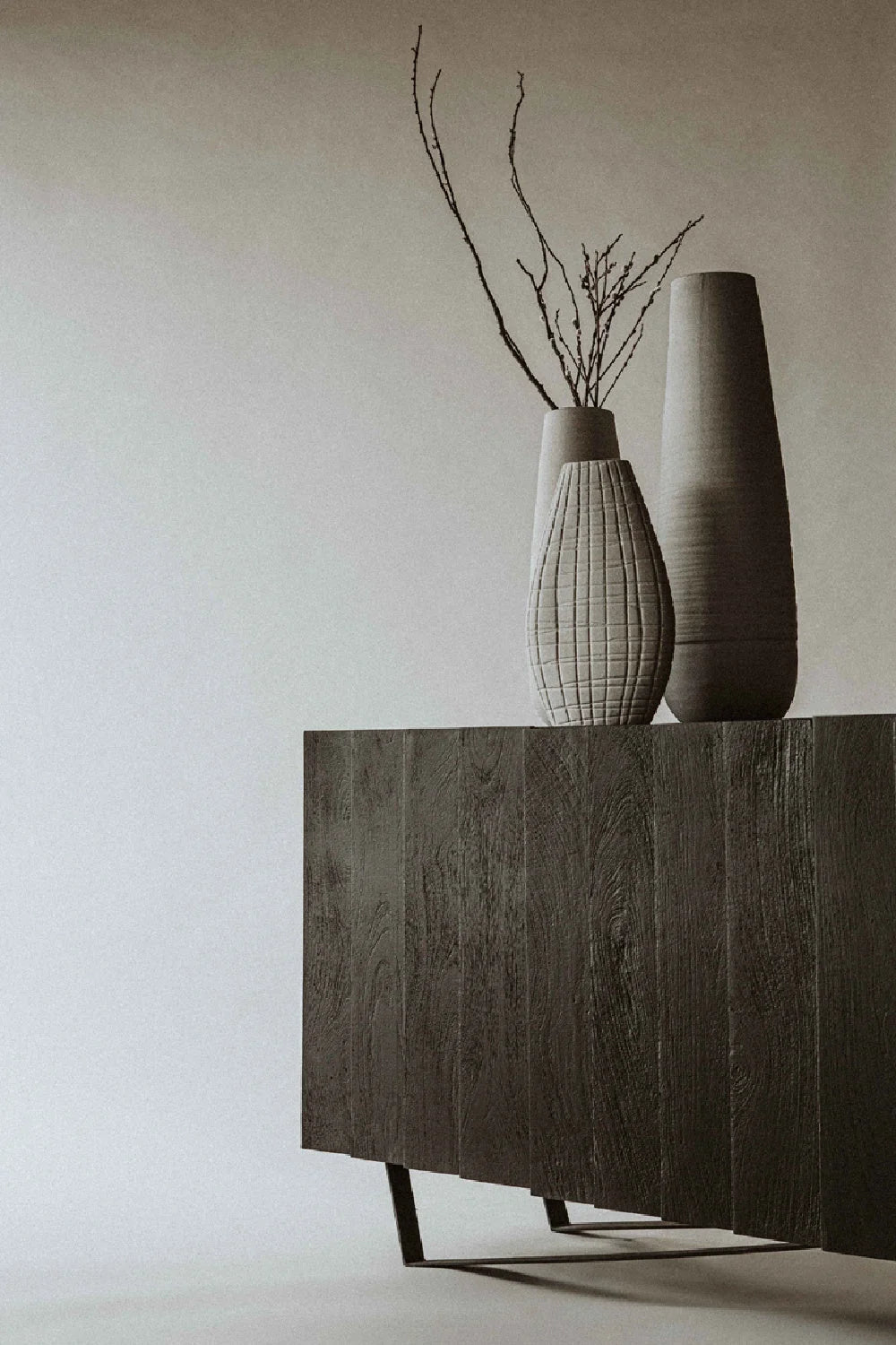 Luxury Dark Mango Wood Sideboard European Style for Villa