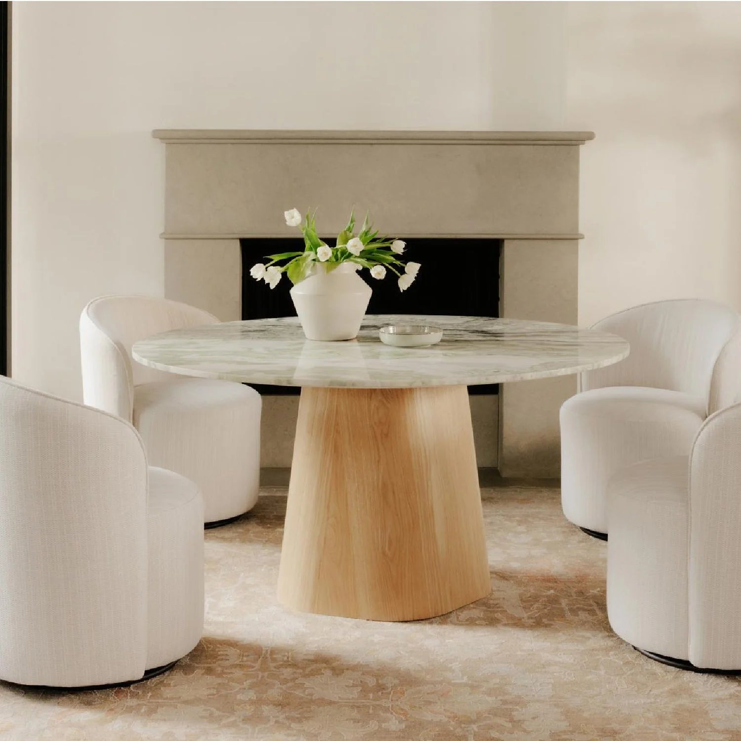 Luxury Evelyn Round Onyx Marble Dining Table Modern Italian Style for Villa