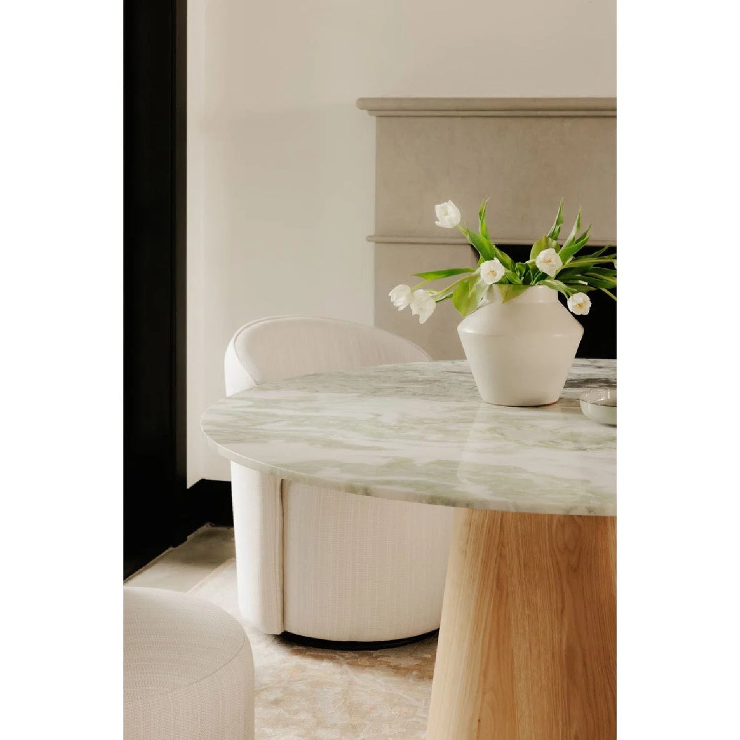 Luxury Evelyn Round Onyx Marble Dining Table Modern Italian Style for Villa