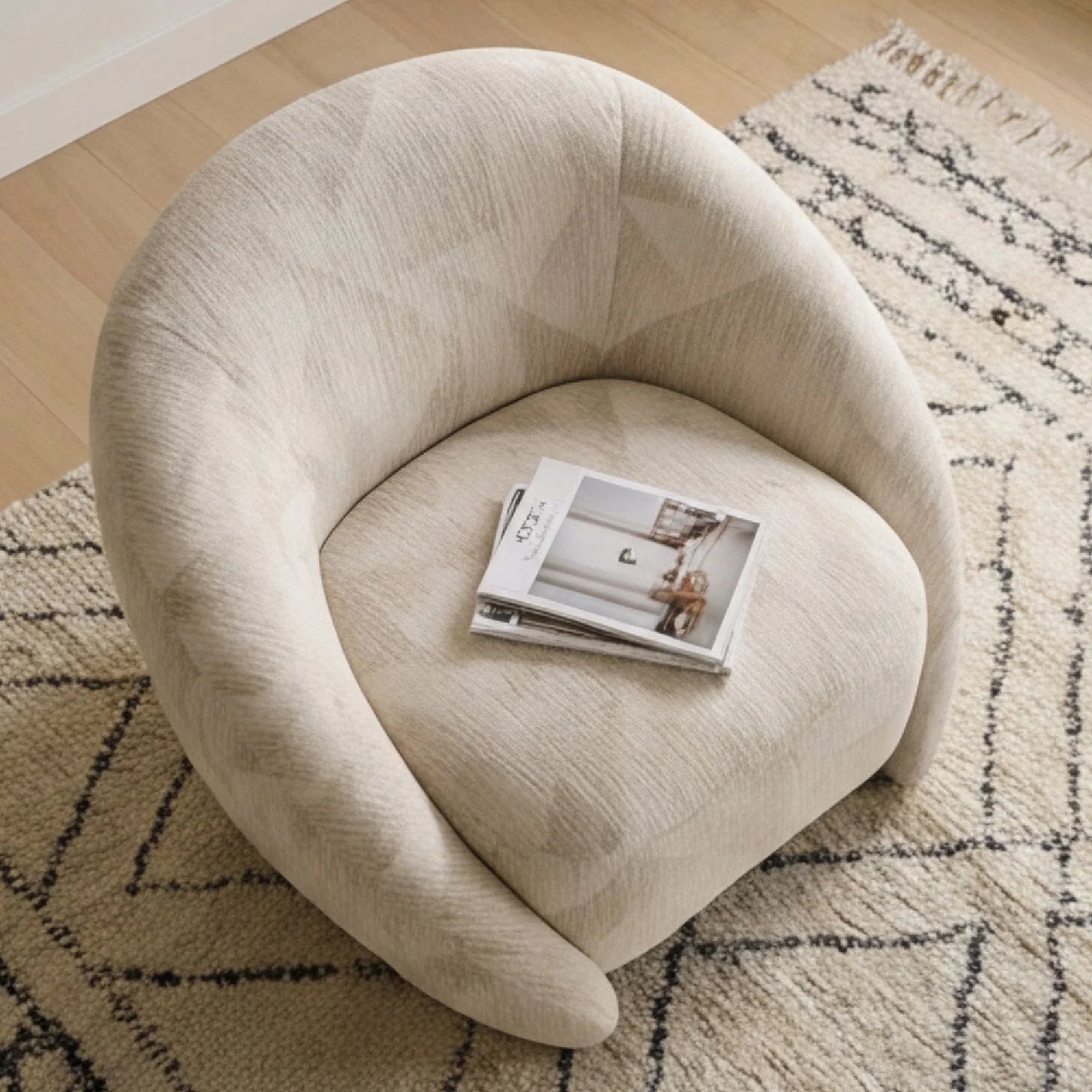 Luxury Fabric Accent Chair Modern Italian Style for Villa