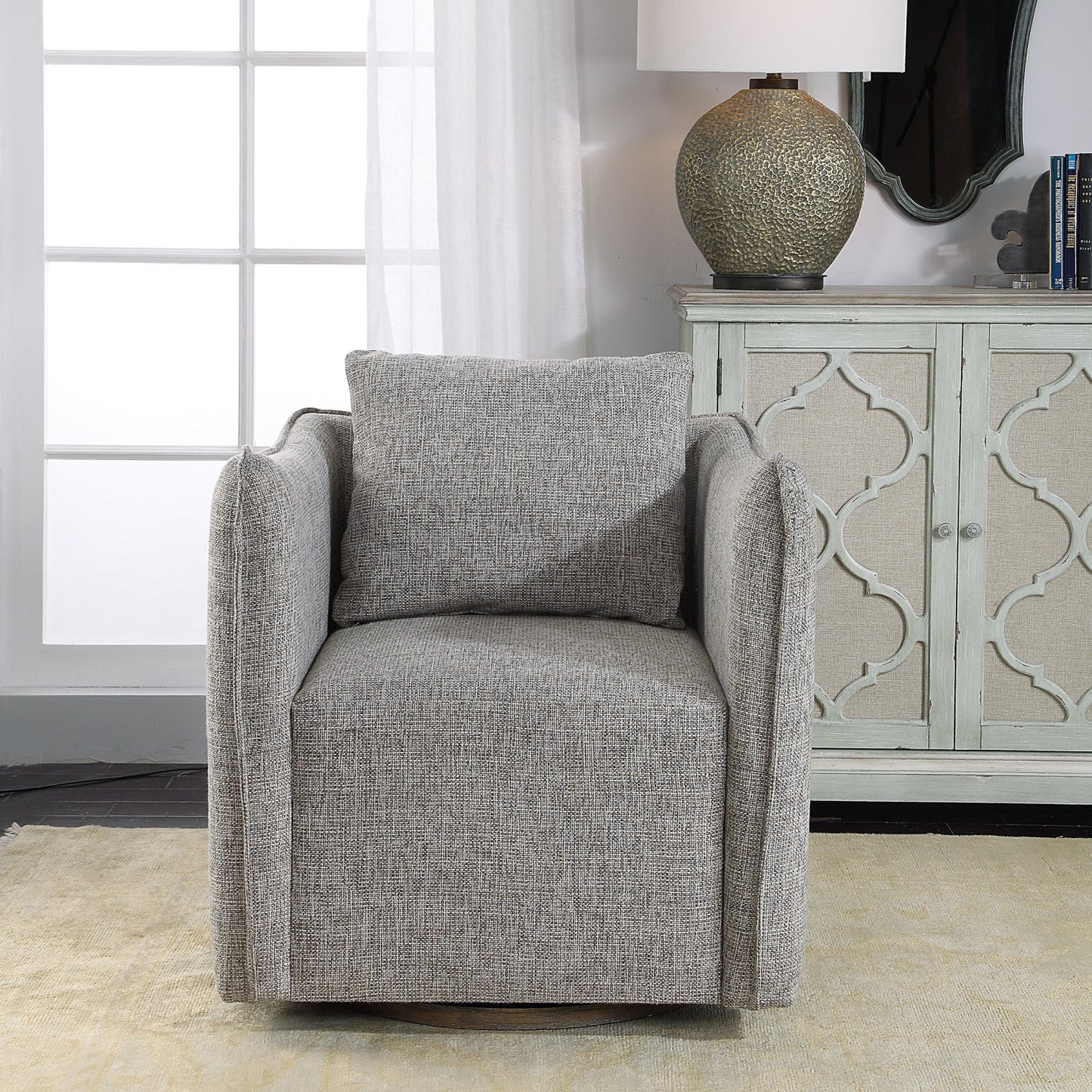 Luxury Flanged Fabric Swivel Accent Chair Modern Italian Style for Villa