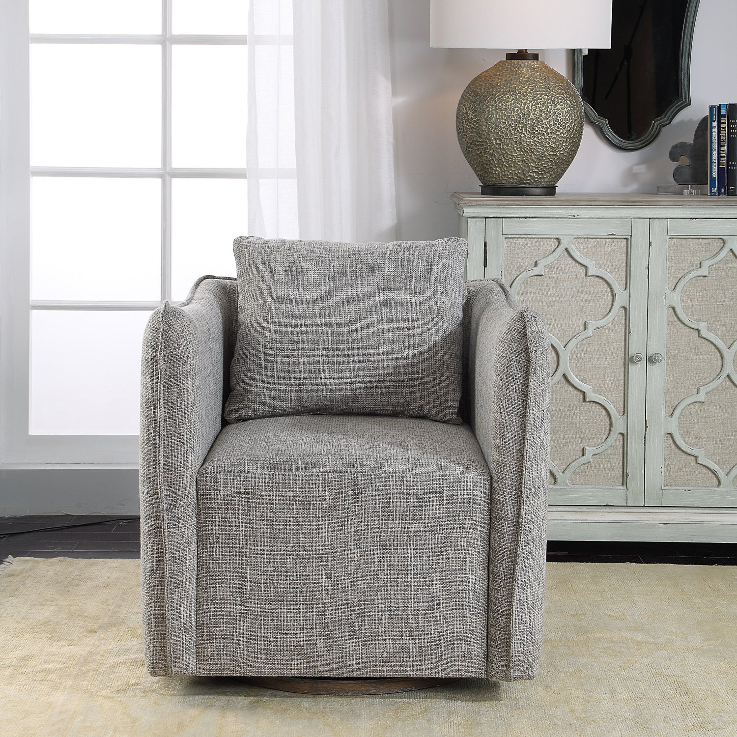 Luxury Flanged Fabric Swivel Accent Chair Modern Italian Style for Villa