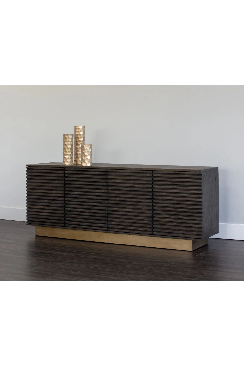 Luxury Fluted Oak 4-Door Sideboard European Style for Villa