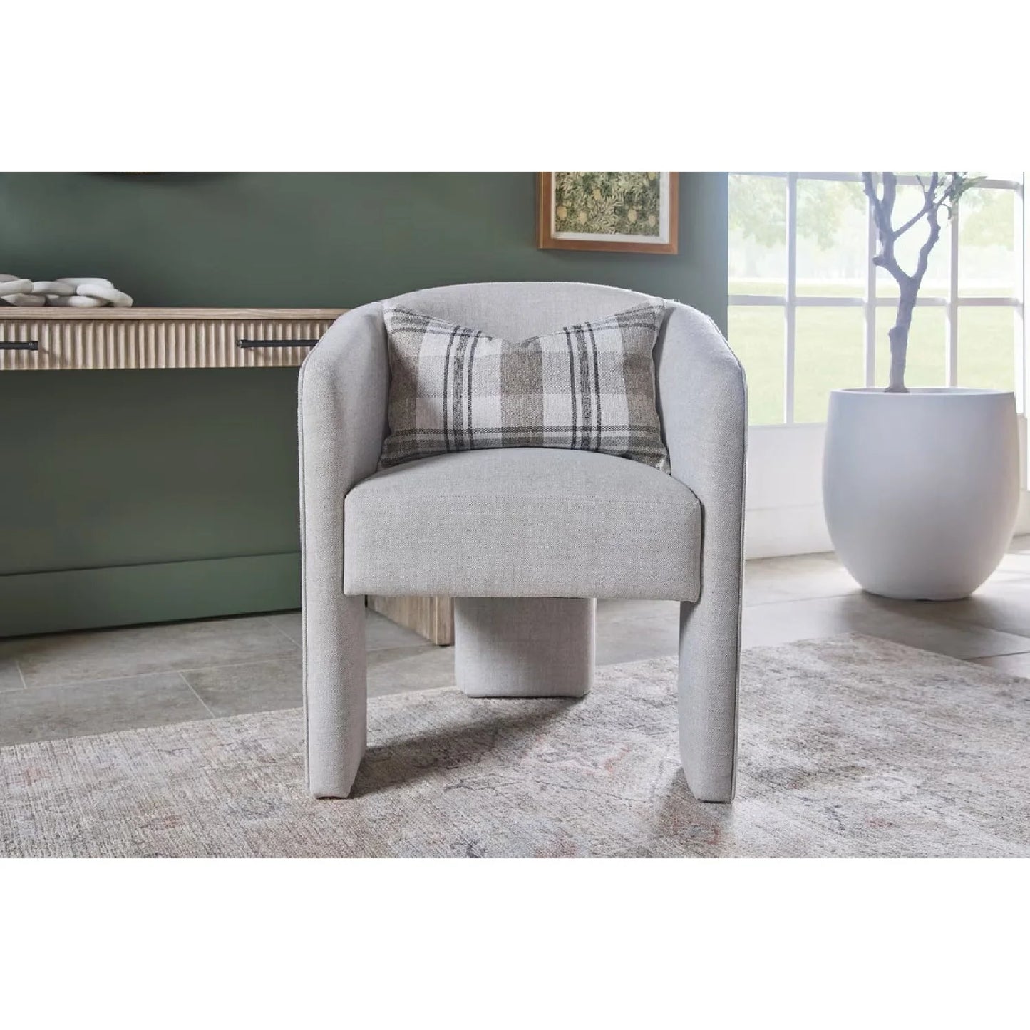 Luxury French Linen Accent Chair Modern Italian Style for Villa
