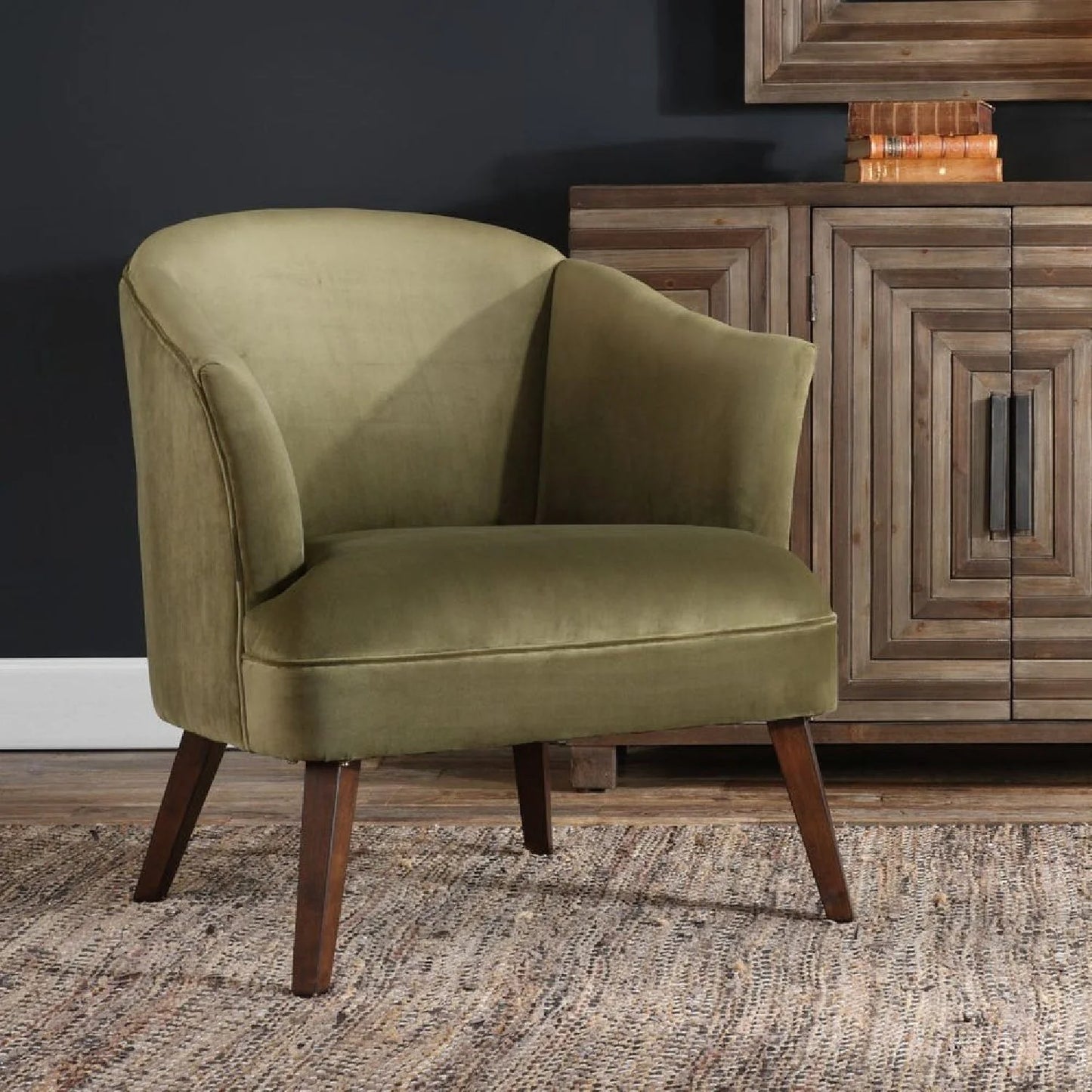 Luxury Green Velvet Barrel Accent Chair Modern European Style for Villa