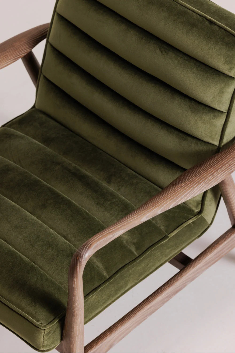 Luxury Green Velvet Tufted Accent Chair European Style for Villa
