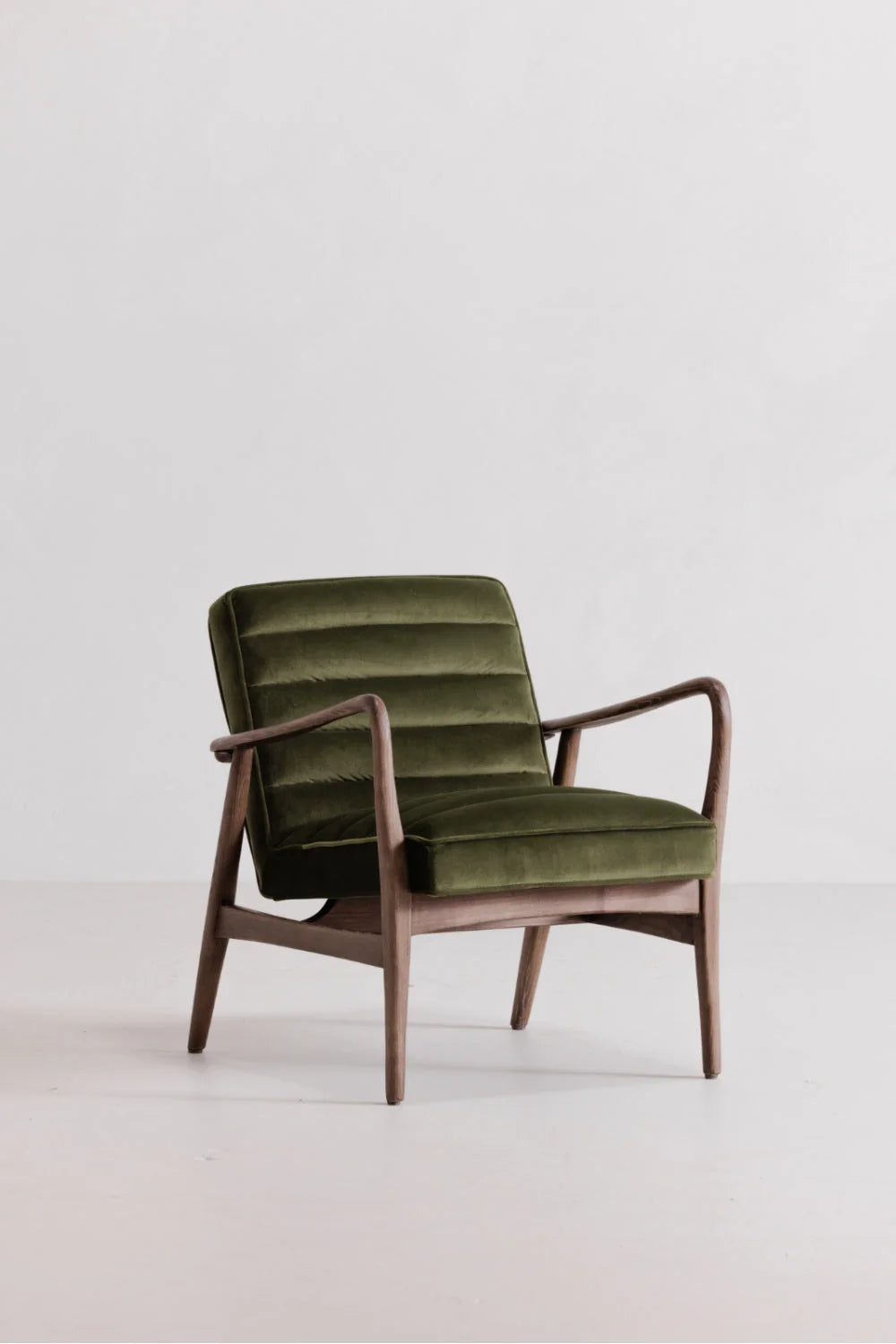 Luxury Green Velvet Tufted Accent Chair European Style for Villa