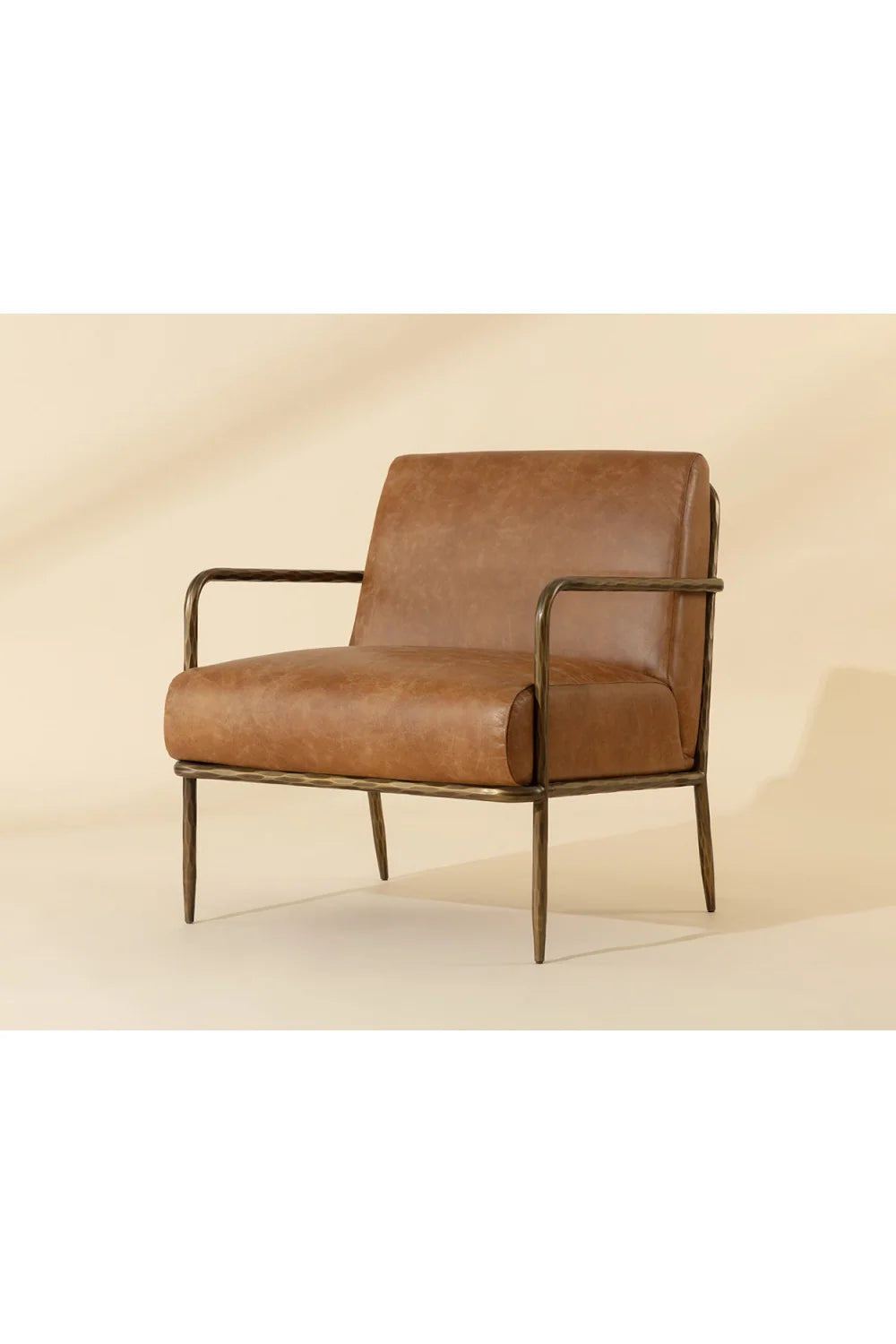 Luxury Hammered Brass Leather Lounge Chair European Style for Villa