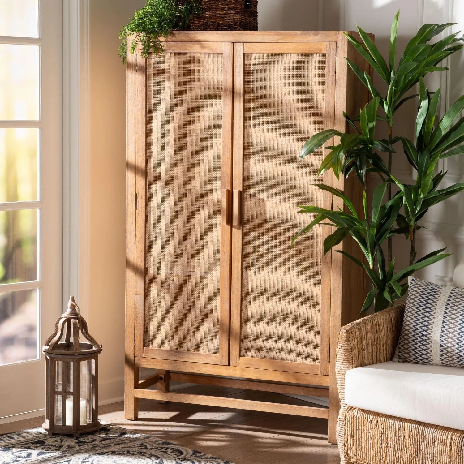Luxury Handcrafted Modern Wood Cabinet European Style for Villa