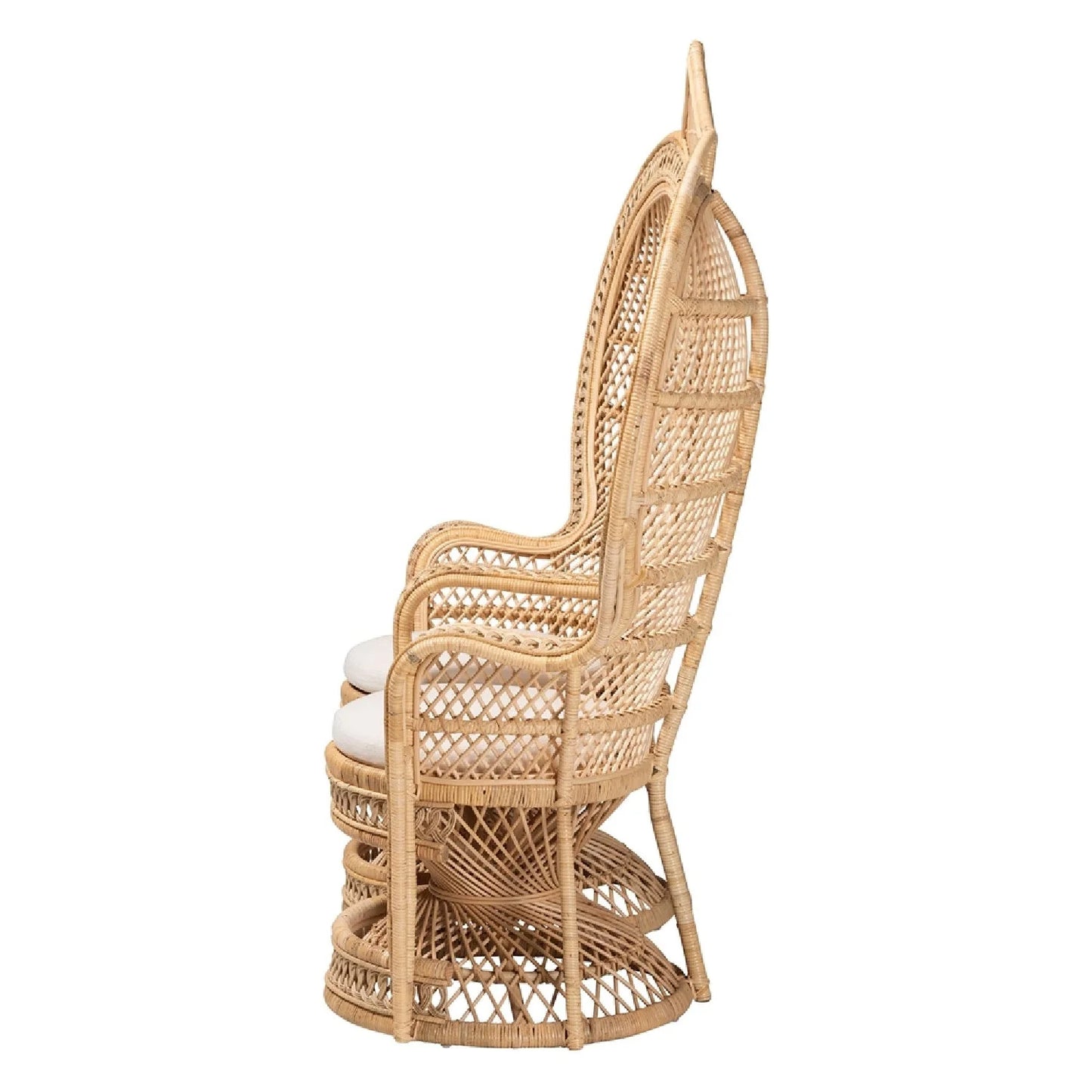 Luxury Handcrafted Rattan Peacock Accent Chair Modern Italian Style for Villa