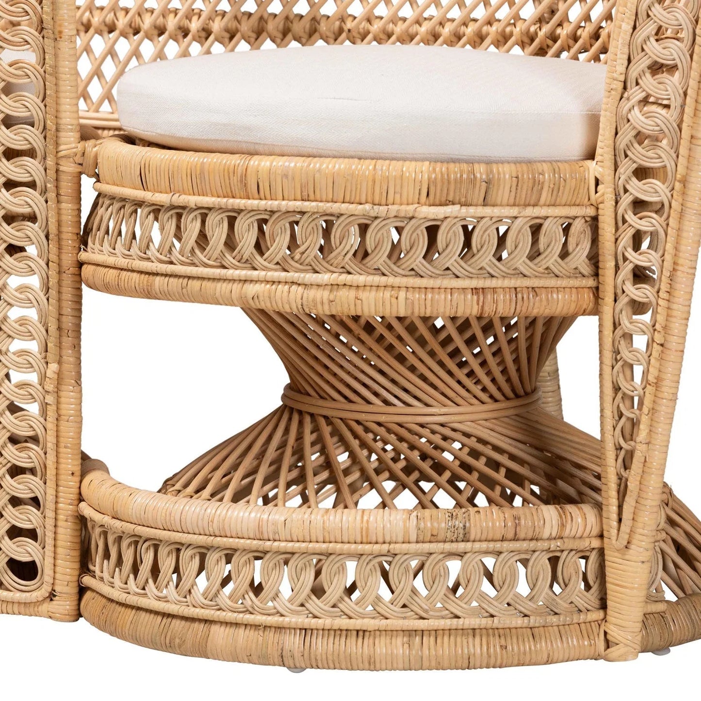 Luxury Handcrafted Rattan Peacock Accent Chair Modern Italian Style for Villa
