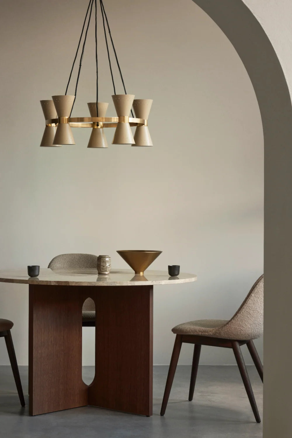 Luxury Intersecting-Base Round Dining Table Modern Italian Style for Villa