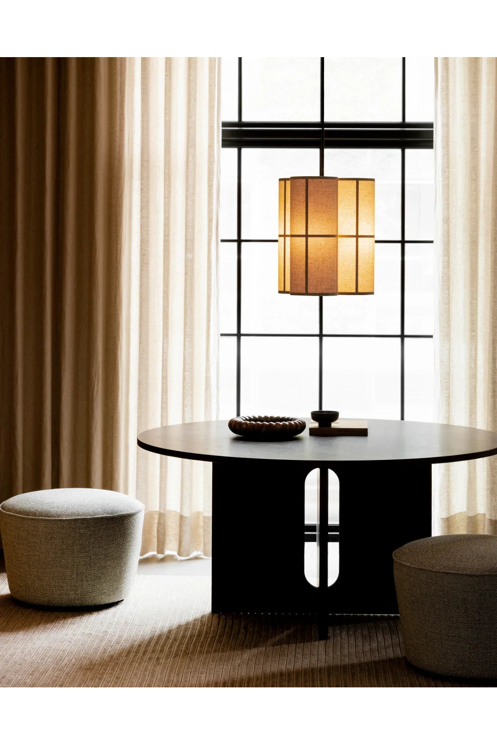 Luxury Intersecting-Base Round Dining Table Modern Italian Style for Villa