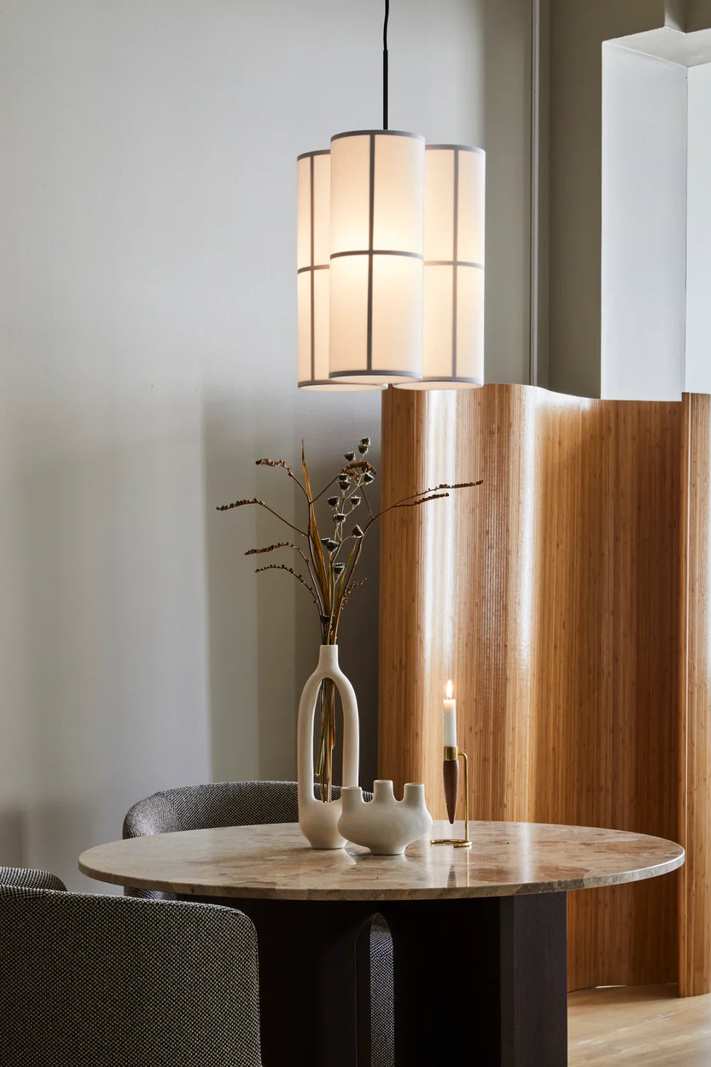 Luxury Intersecting-Base Round Dining Table Modern Italian Style for Villa