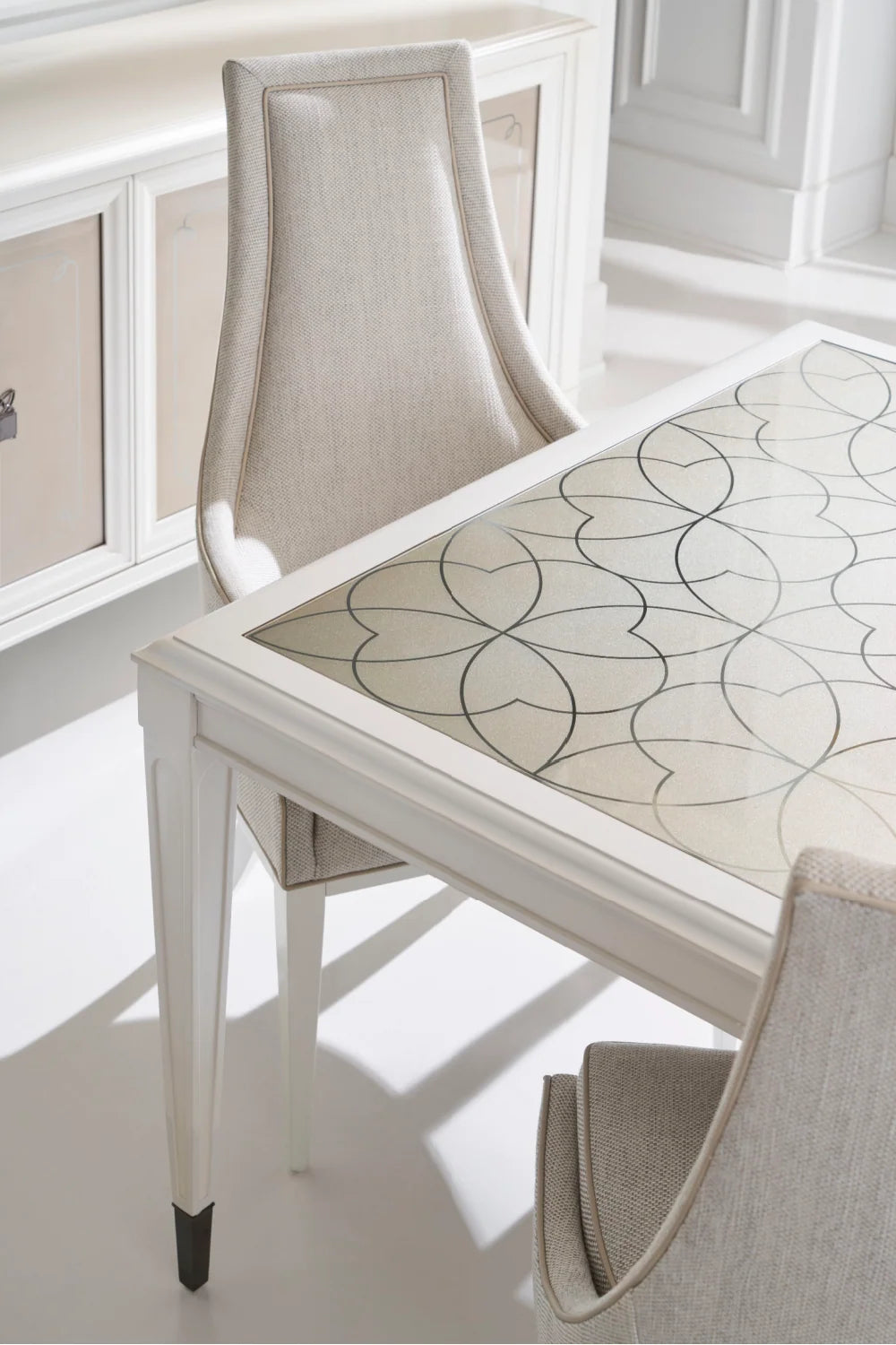 Luxury Lattice Gather Extendable Dining Table Modern Italian Style for Villa