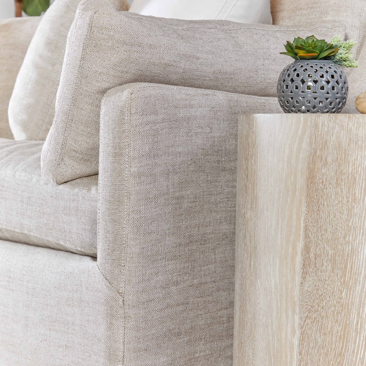 Luxury Lena Cream Linen Skirted Sofa Modern Italian Style for Villa