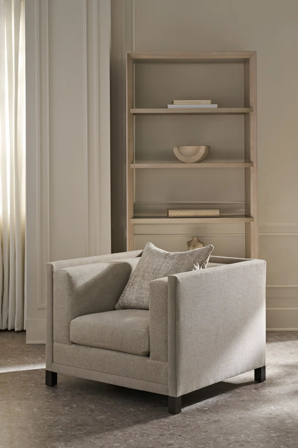 Luxury Light Gray Lounge Chair Modern Italian Style for Villa