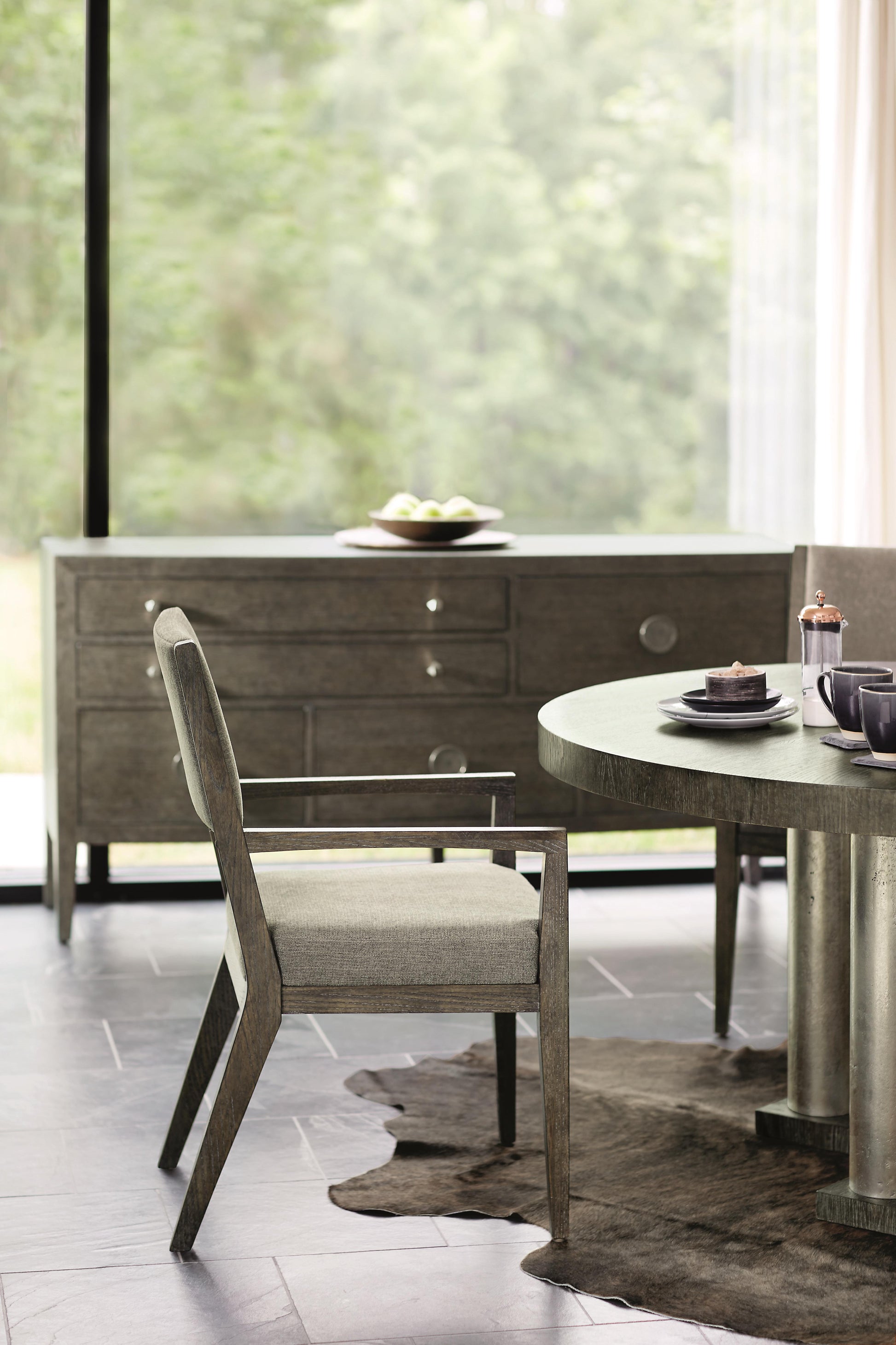 Luxury Linea Fabric Armchair Modern Italian Style for Villa