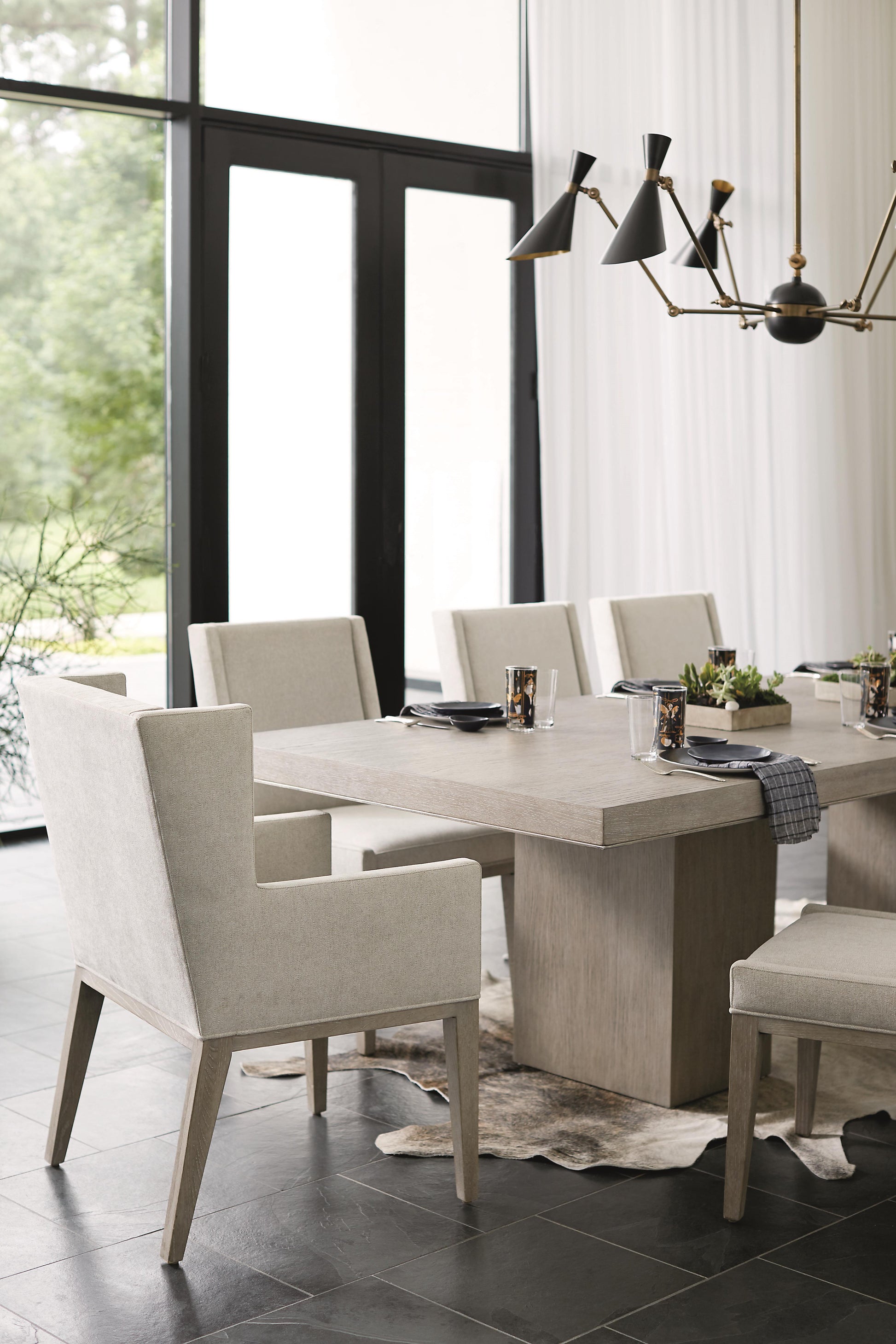 Luxury Linea Fabric Armchair Modern Italian Style for Villa