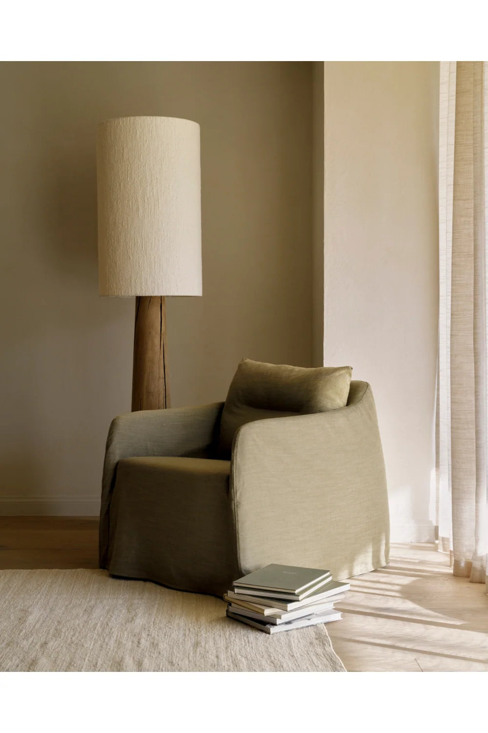Luxury Linen Lounge Chair Modern Italian Style for Villa