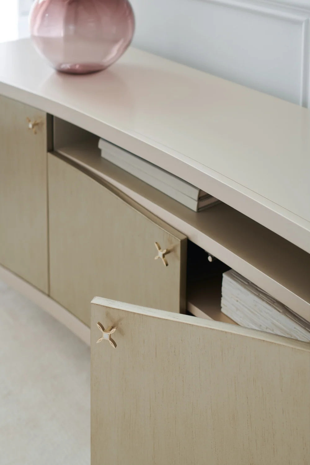 Luxury Matte Pearl 4-Door Sideboard European Style for Villa