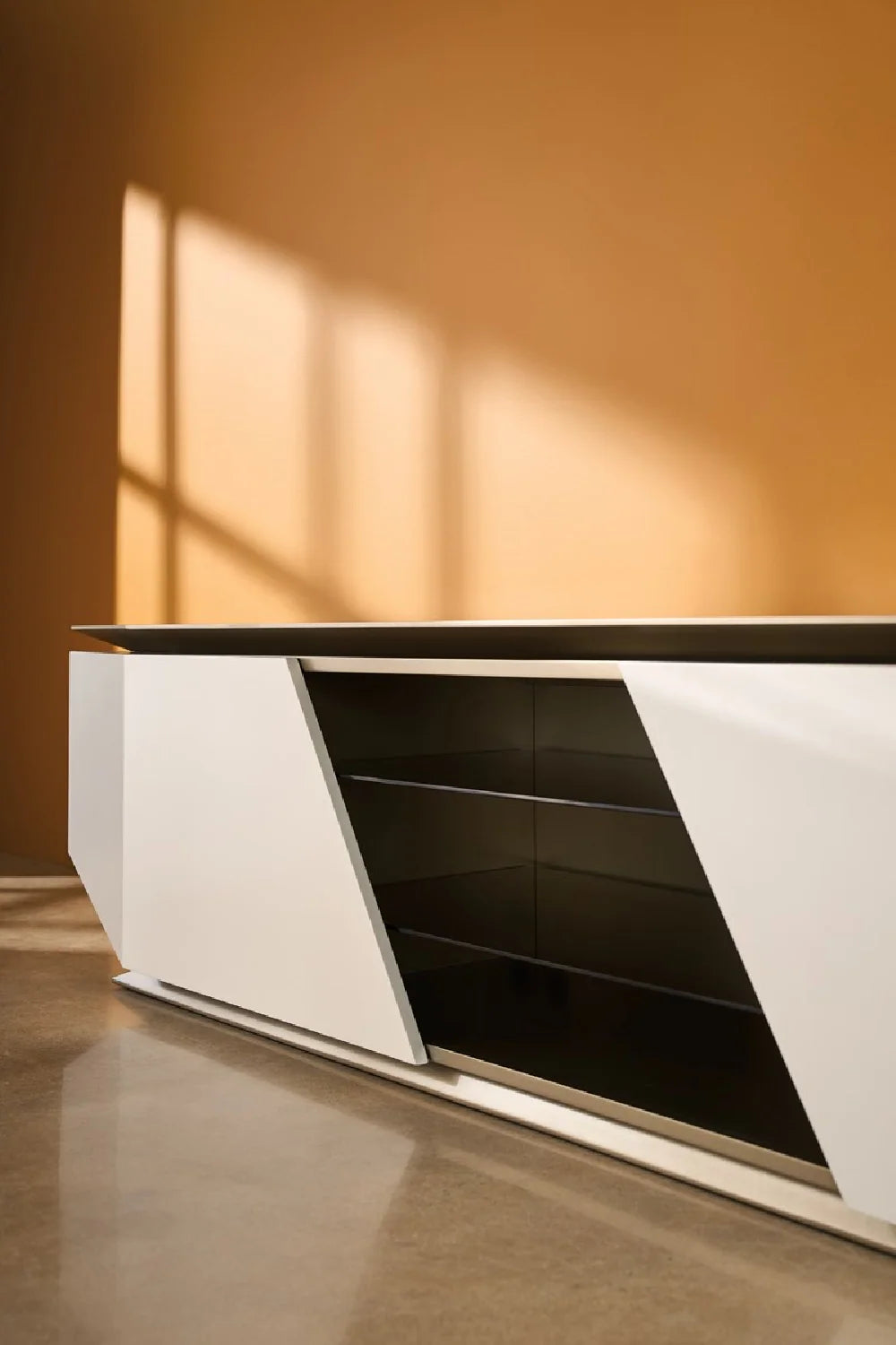 Luxury Metallic Modern TV Stand Modern Italian Style for Villa