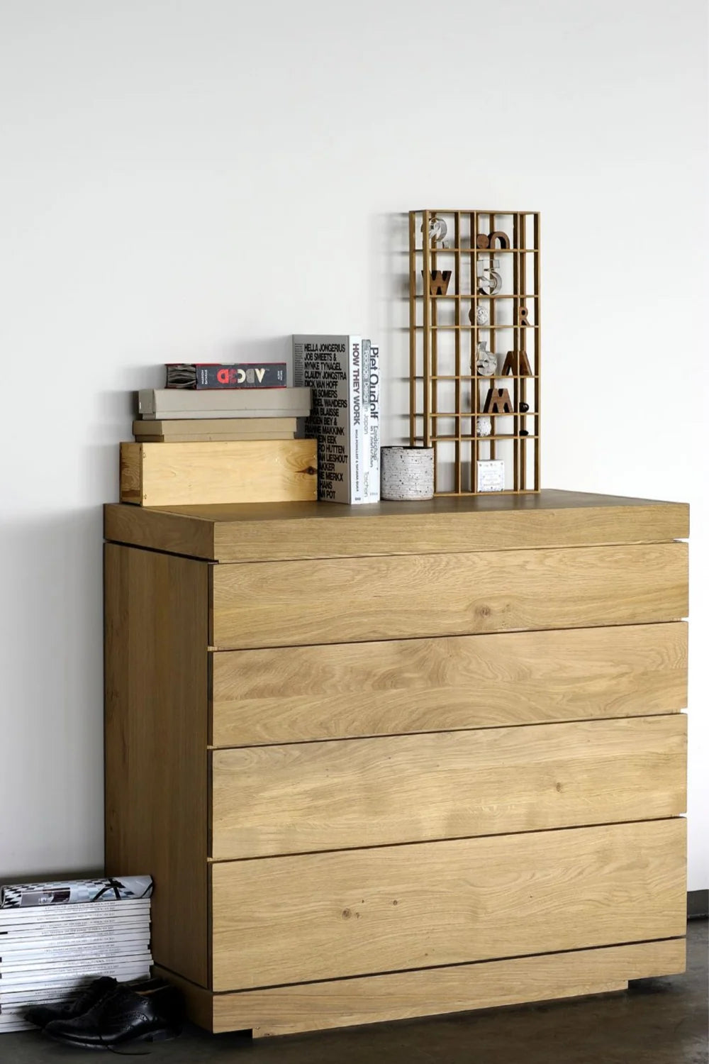 Luxury Modern 4-Drawer Oiled Oak Dresser European Style for Villa