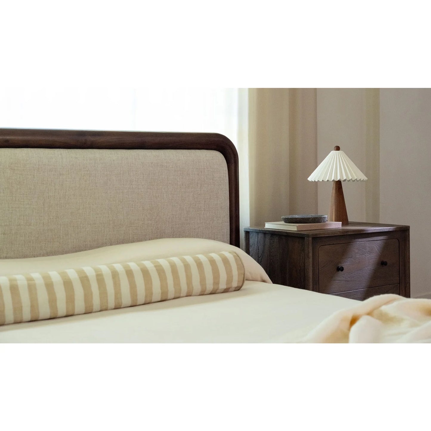 Luxury Modern Acacia Wood Bed European Style for Villa