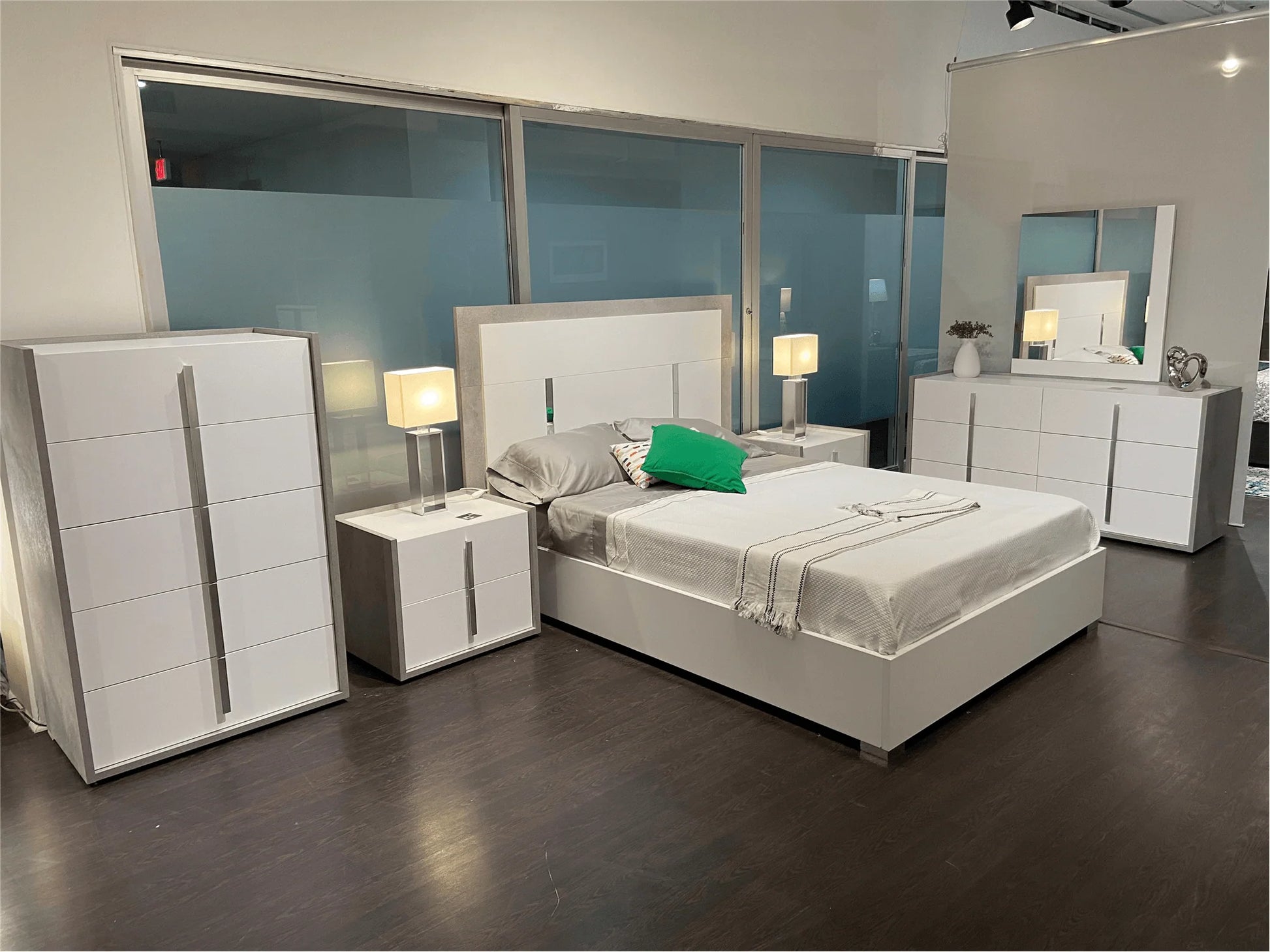 Luxury Modern Adella Bedroom Set European Style for Villa