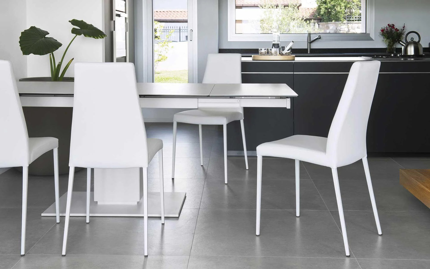 Luxury Modern Aida Dining Chair European Style for Villa
