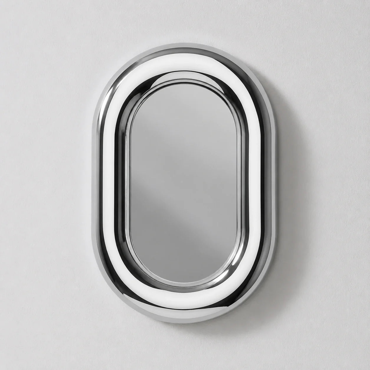 Luxury Modern Aperture Chrome Oval Mirror European Style for Villa