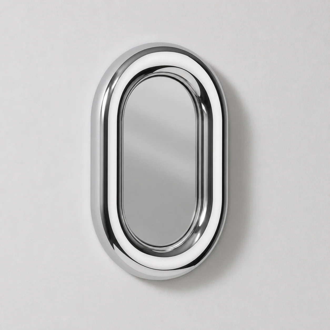 Luxury Modern Aperture Chrome Oval Mirror European Style for Villa