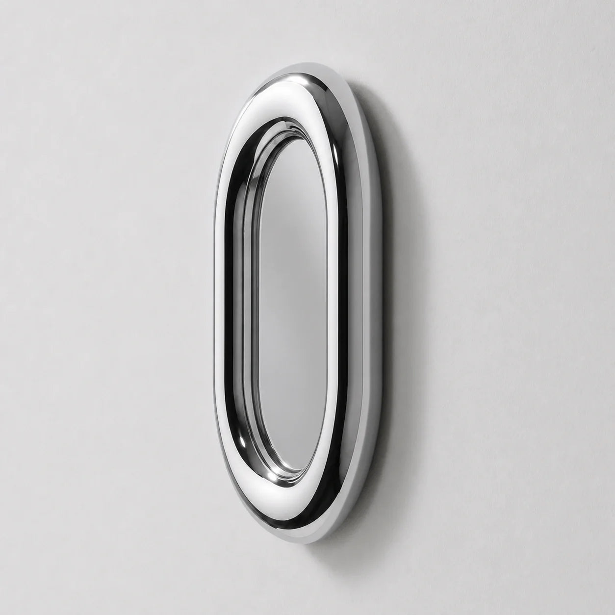 Luxury Modern Aperture Chrome Oval Mirror European Style for Villa
