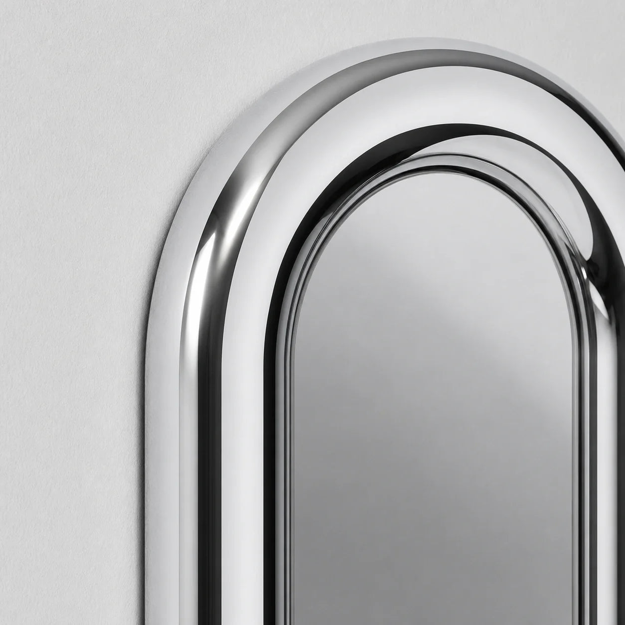 Luxury Modern Aperture Chrome Oval Mirror European Style for Villa
