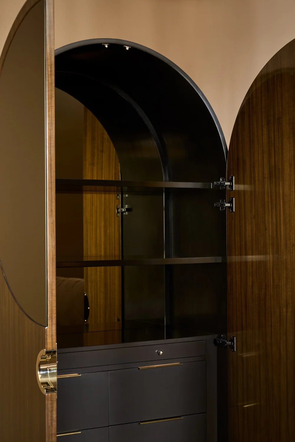 Luxury Modern Arched 2-Door Cabinet European Style for Villa