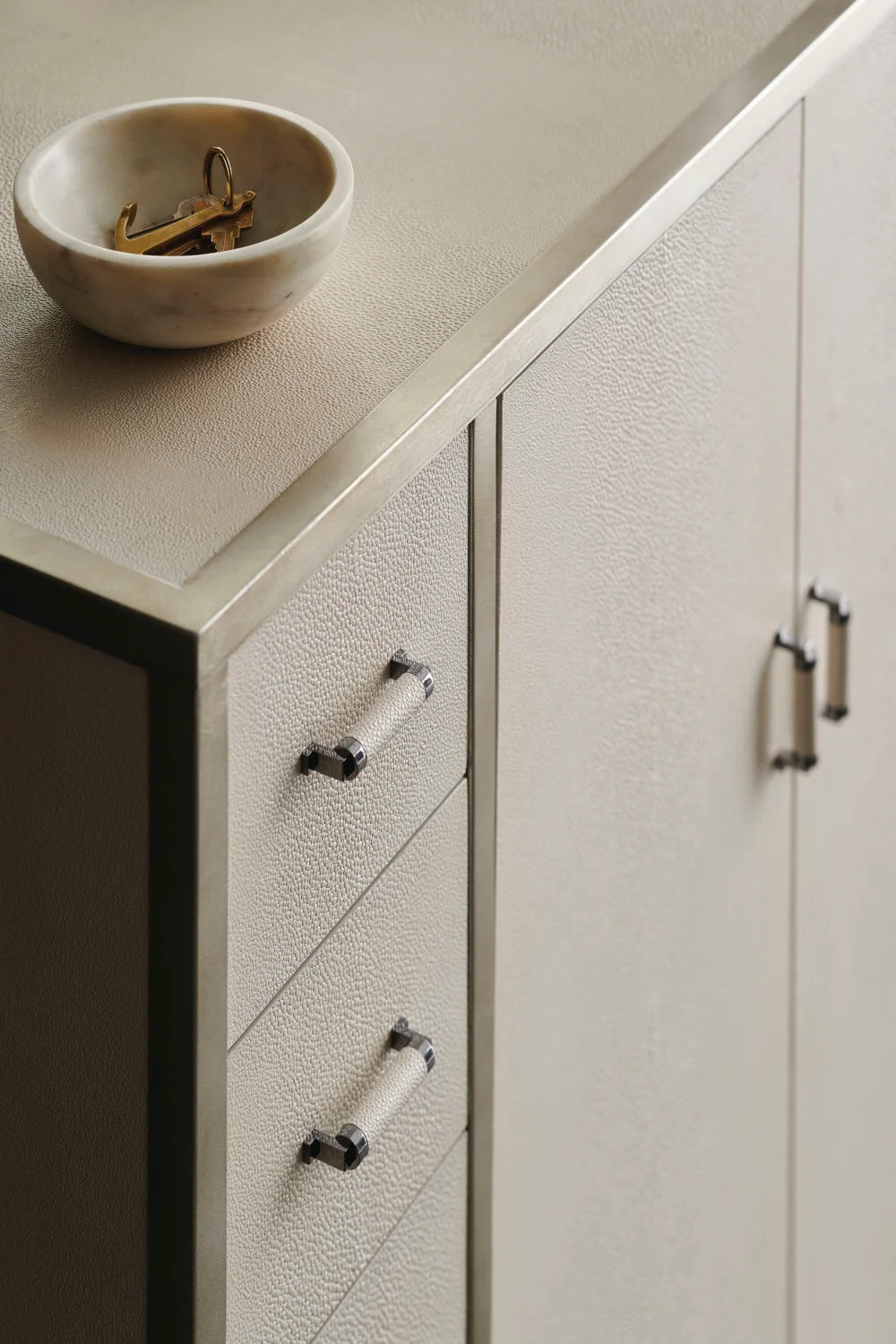 Luxury Modern Art Deco Shagreen Cabinet European Style for Villa