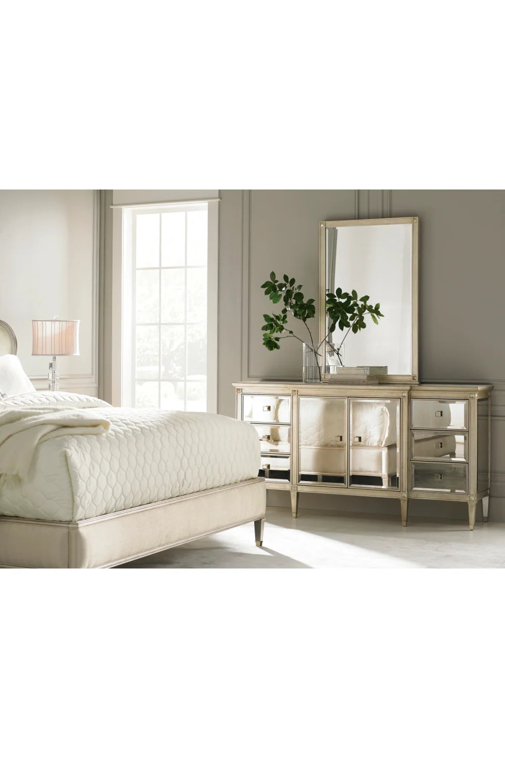 Luxury Modern Bevelled Mirror Dresser European Style for Villa
