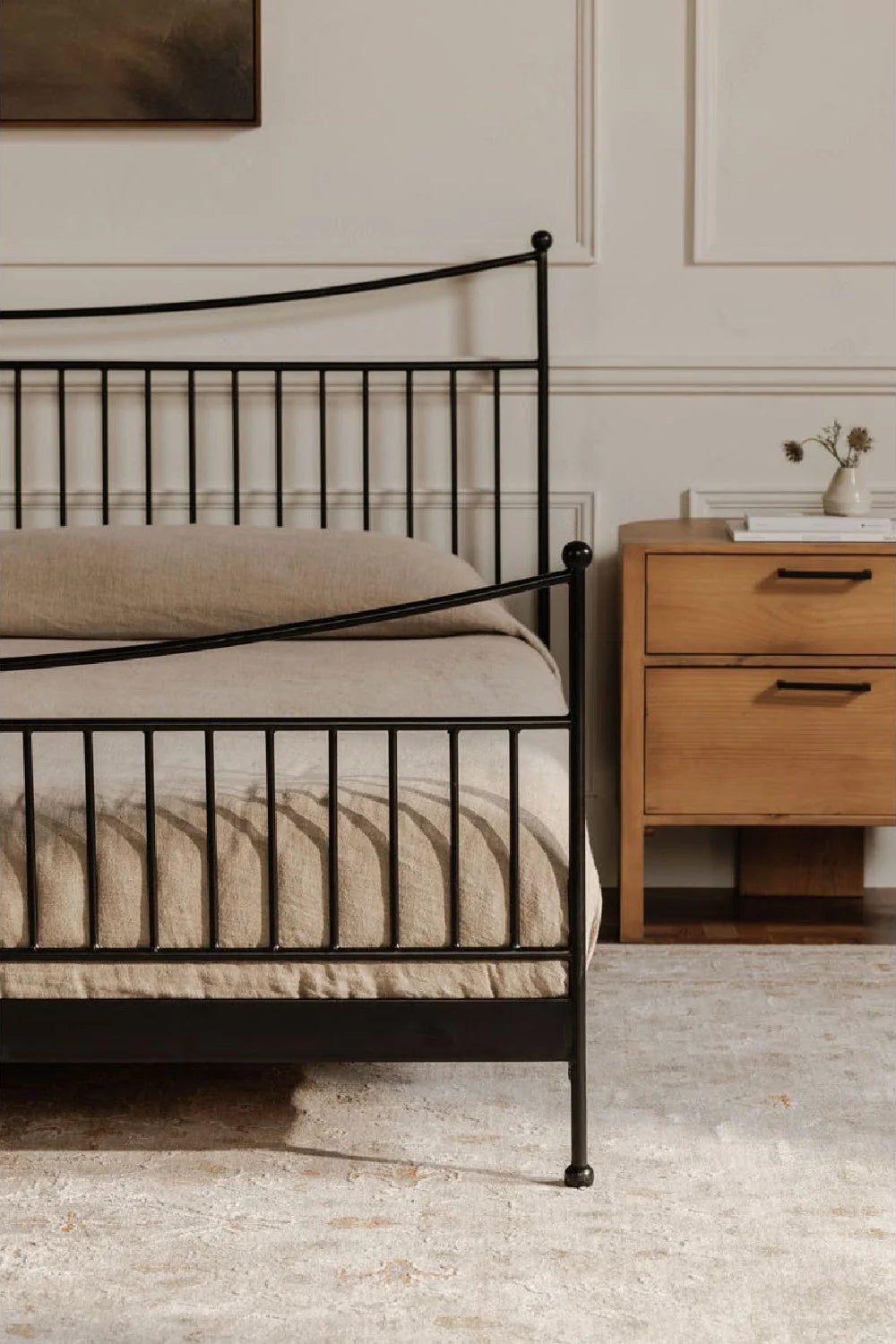 Luxury Modern Black Iron Bed European Style for Villa