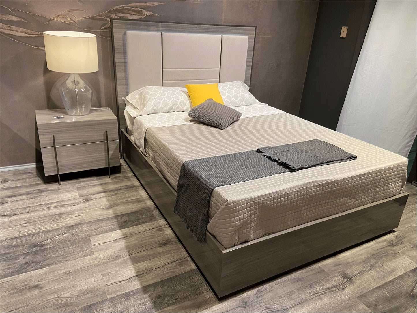 Luxury Modern Blake Bedroom Set European Style for Villa