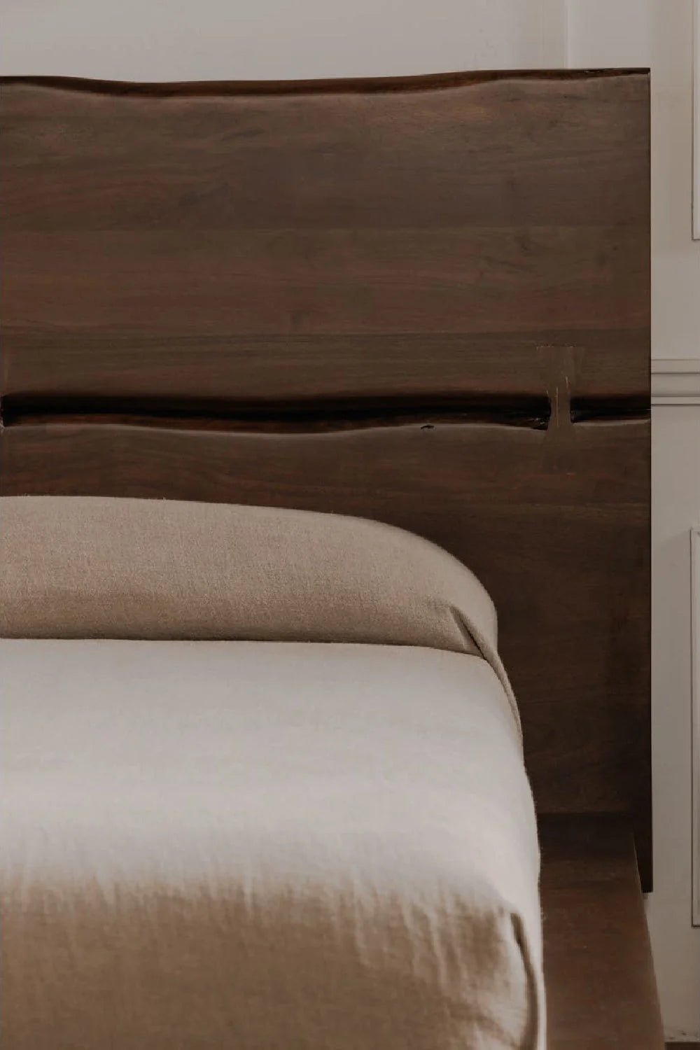 Luxury Modern Brown Acacia Wood Bed European Style for Villa